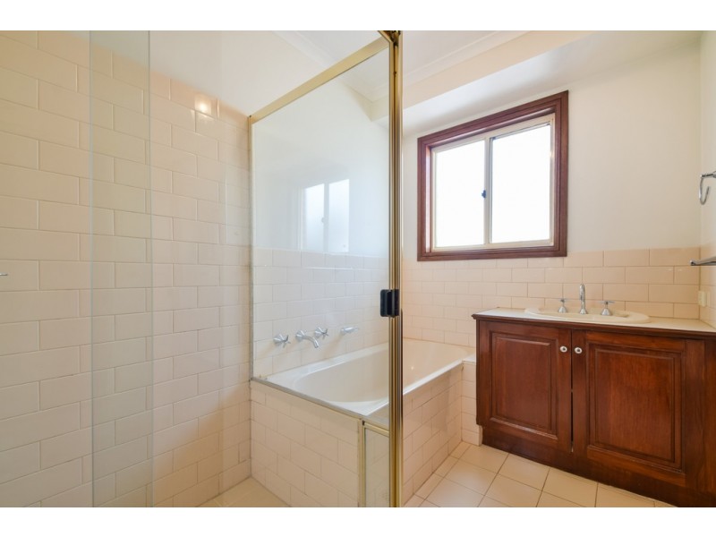 5 Walford Drive, Onkaparinga Hills SA 5163