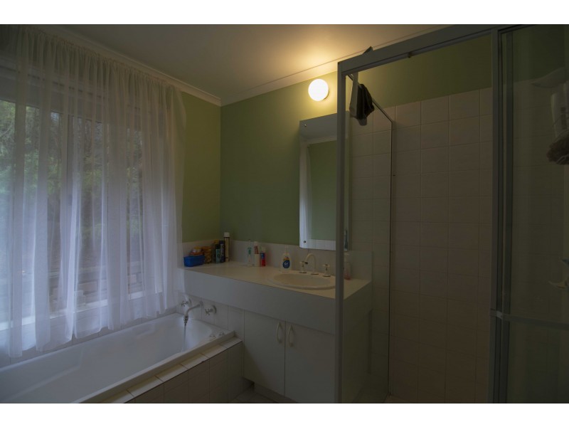 19 Grevillea Road, Aberfoyle Park SA 5159