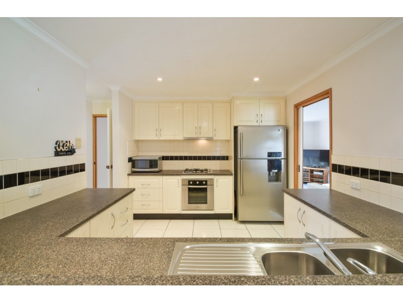 12 Young Street, Trott Park SA 5158