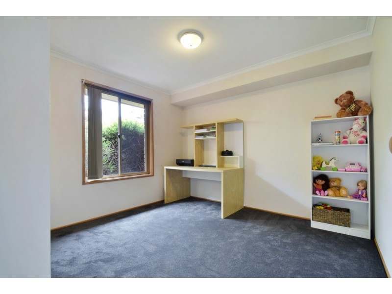 12 Young Street, Trott Park SA 5158