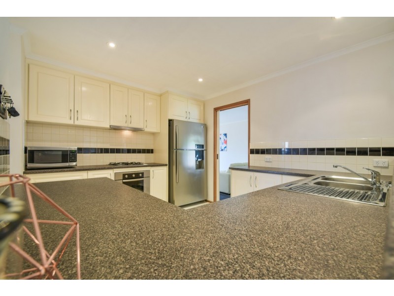 12 Young Street, Trott Park SA 5158