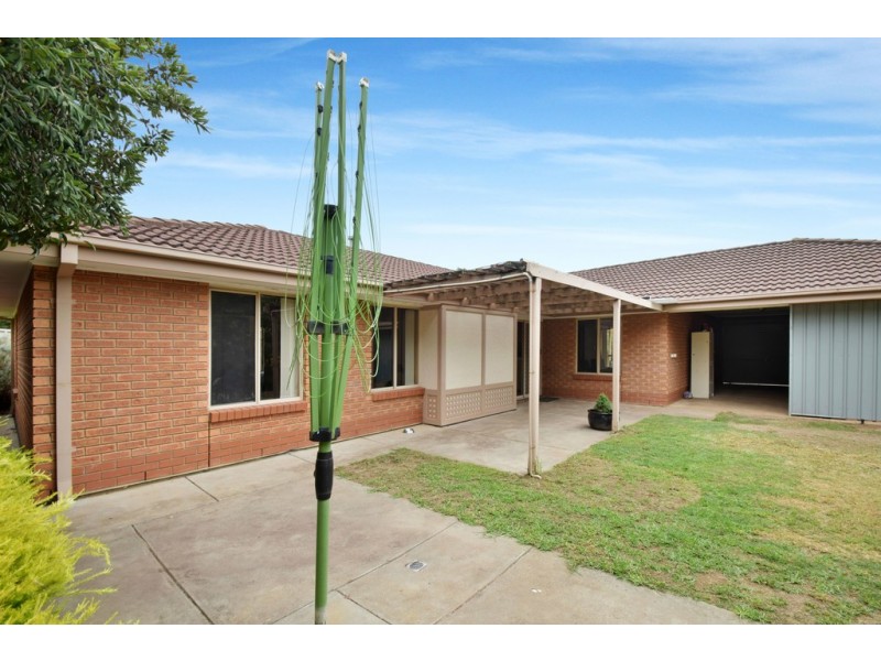 12 Young Street, Trott Park SA 5158