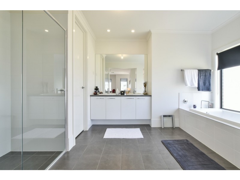 102 Blanche Parade, Hindmarsh Island SA 5214