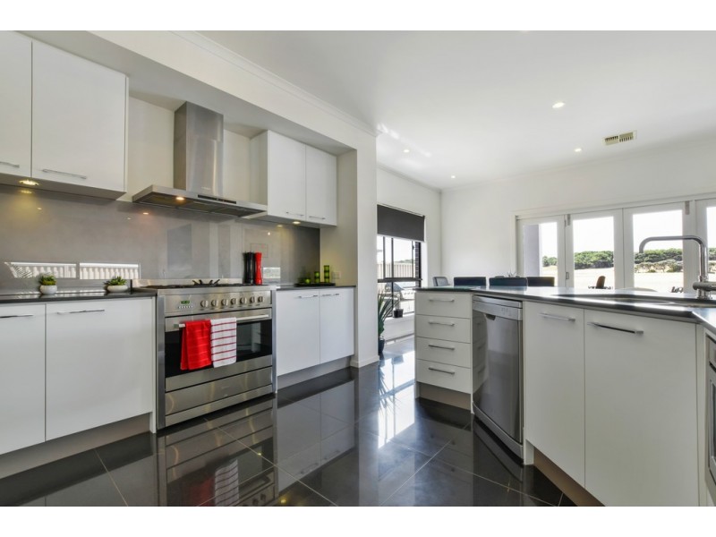 102 Blanche Parade, Hindmarsh Island SA 5214