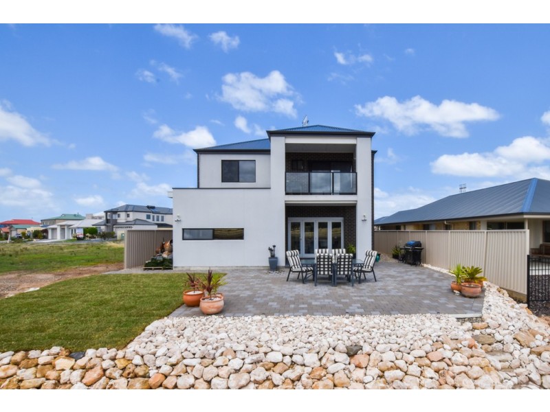 102 Blanche Parade, Hindmarsh Island SA 5214