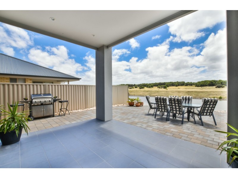 102 Blanche Parade, Hindmarsh Island SA 5214