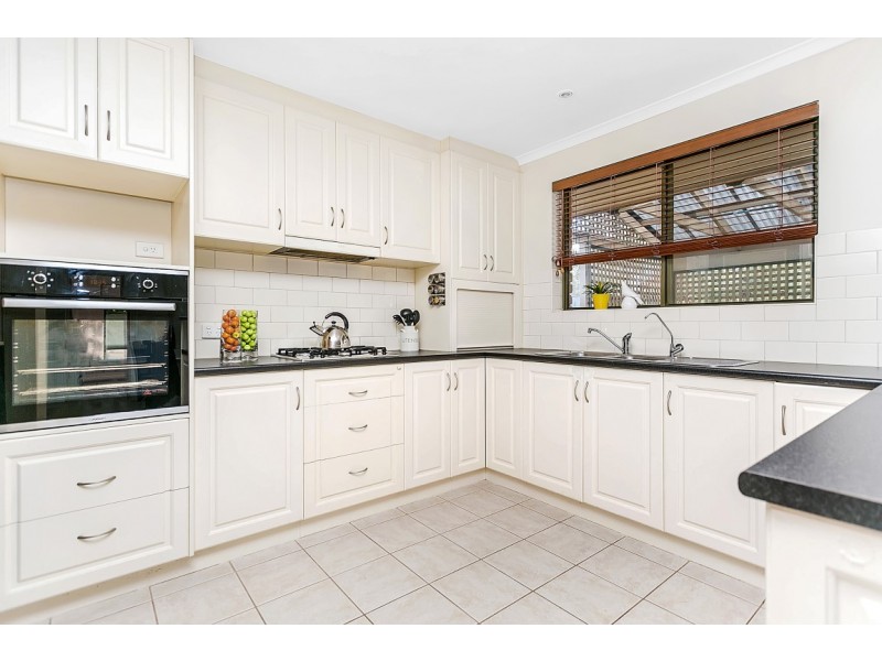 4 Hartley Street, Flagstaff Hill SA 5159