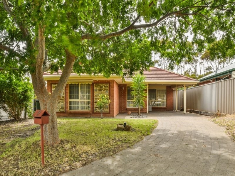 9 Seaspray Court, Seaford Rise SA 5169