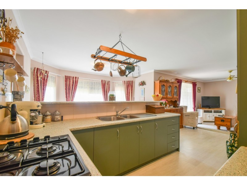 24 Plaza Avenue, Sellicks Beach SA 5174