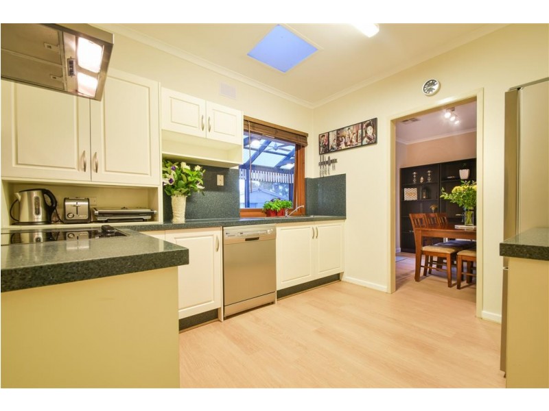5 James Road, Happy Valley SA 5159