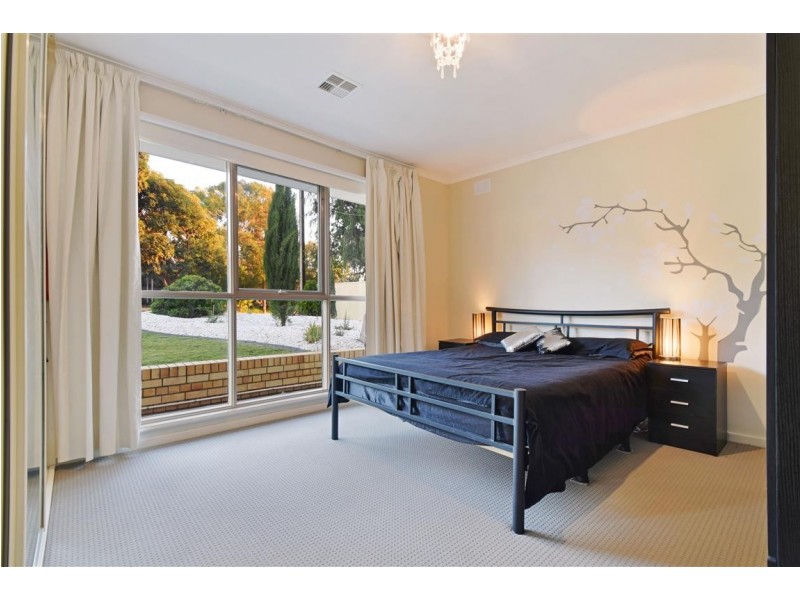 5 James Road, Happy Valley SA 5159