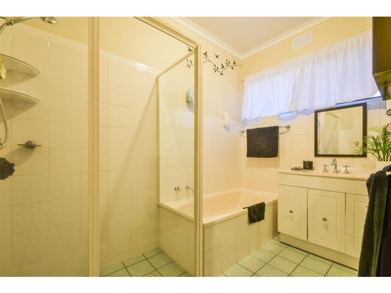 5 James Road, Happy Valley SA 5159