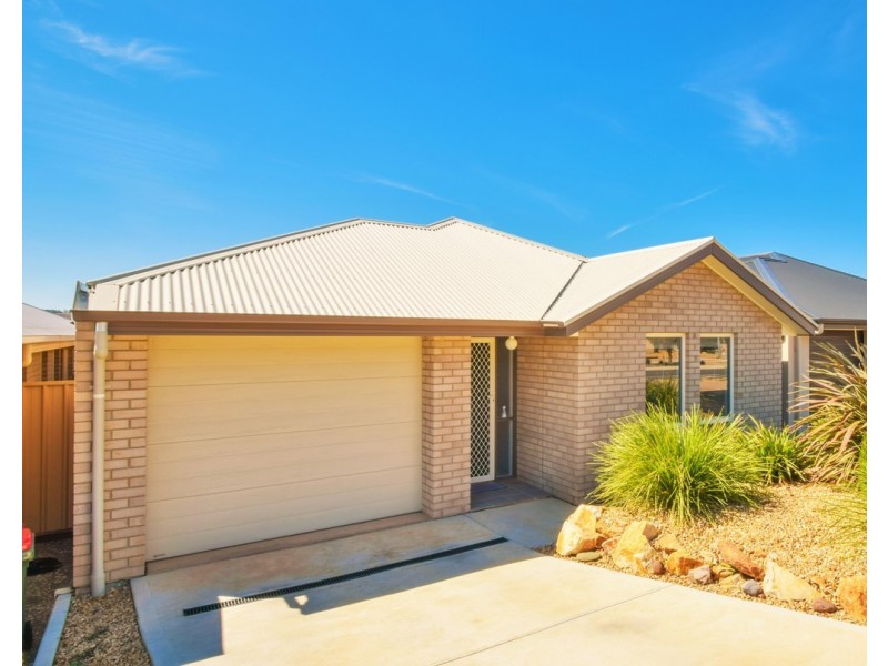 61 Prow Drive, Seaford Meadows SA 5169