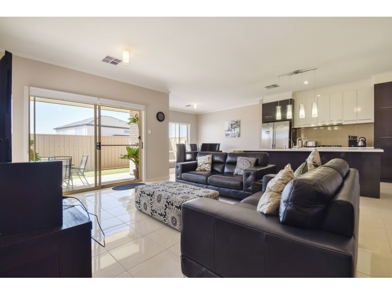 61 Prow Drive, Seaford Meadows SA 5169