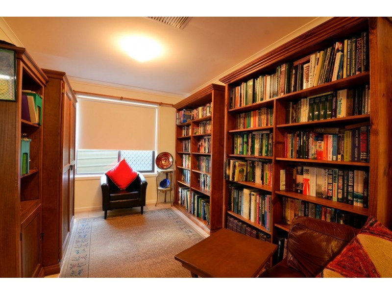28 Hamilton Crescent, Aberfoyle Park SA 5159