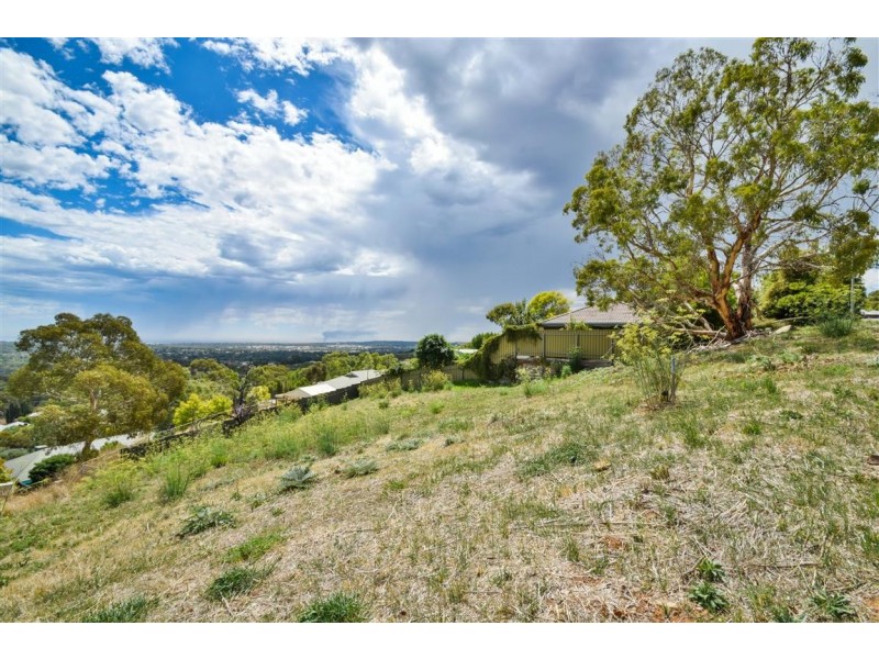 8 Kevin Court, Happy Valley SA 5159
