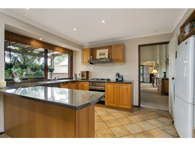 24 Crossdale Drive, Aberfoyle Park SA 5159