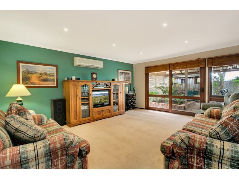 24 Crossdale Drive, Aberfoyle Park SA 5159