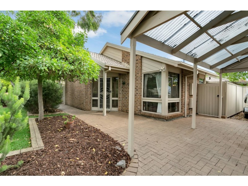 24 Crossdale Drive, Aberfoyle Park SA 5159