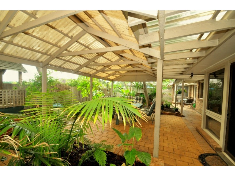 24 Crossdale Drive, Aberfoyle Park SA 5159