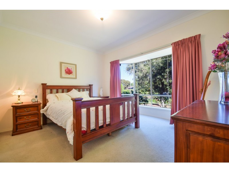 33A Clearwater Crescent, Seaford Rise SA 5169