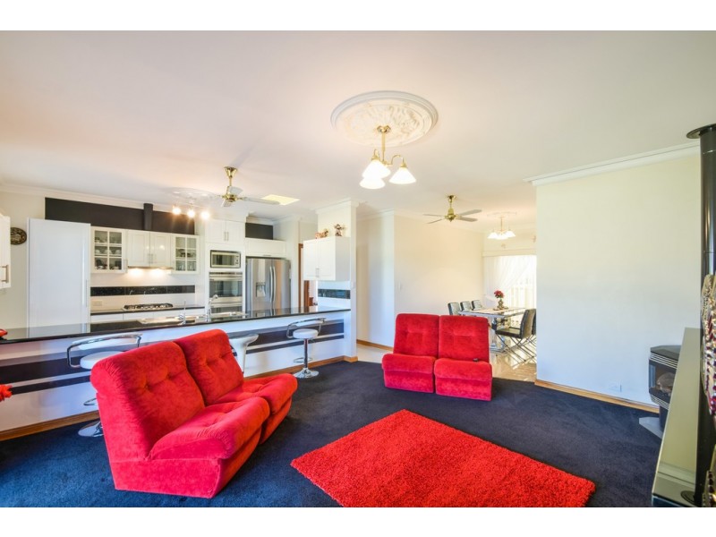 6 Devonshire Crescent, Old Reynella SA 5161