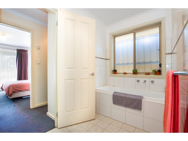 4/4 Sandy Lane, Hackham SA 5163