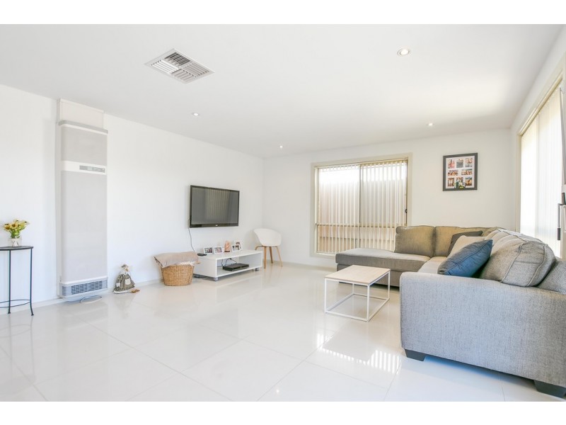 4/4 Sandy Lane, Hackham SA 5163