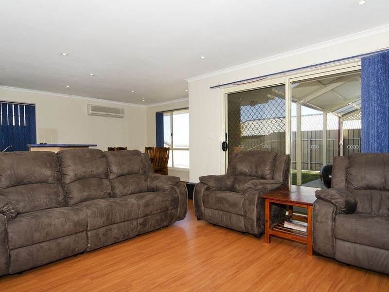 44 Tobin Crescent, Woodcroft SA 5162