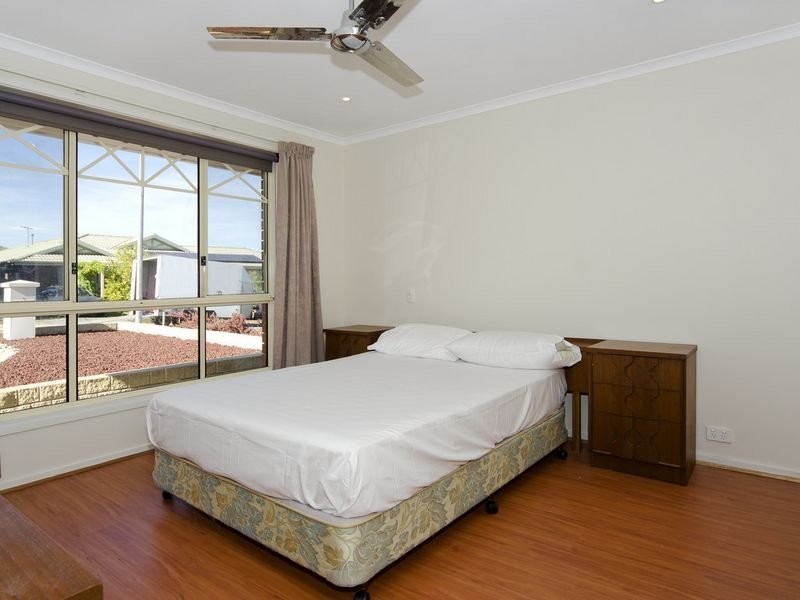 44 Tobin Crescent, Woodcroft SA 5162