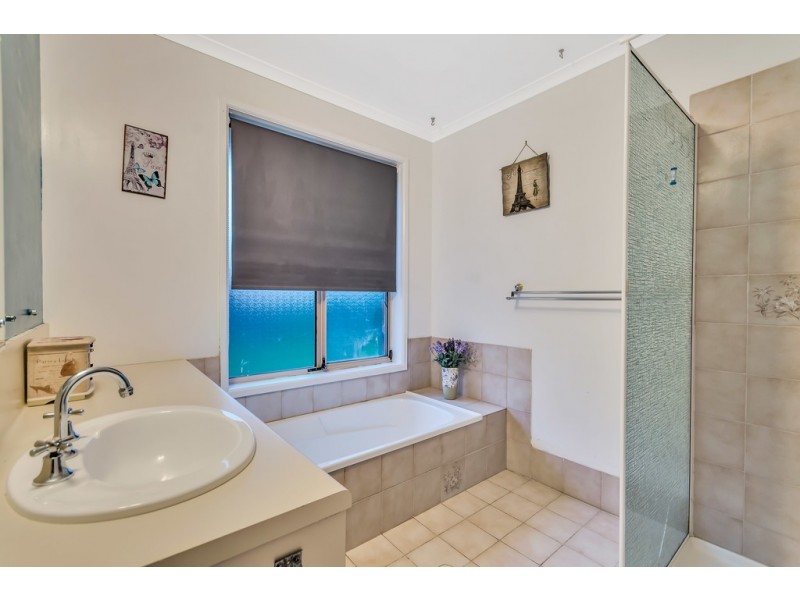 19 Mawson Circuit, Woodcroft SA 5162