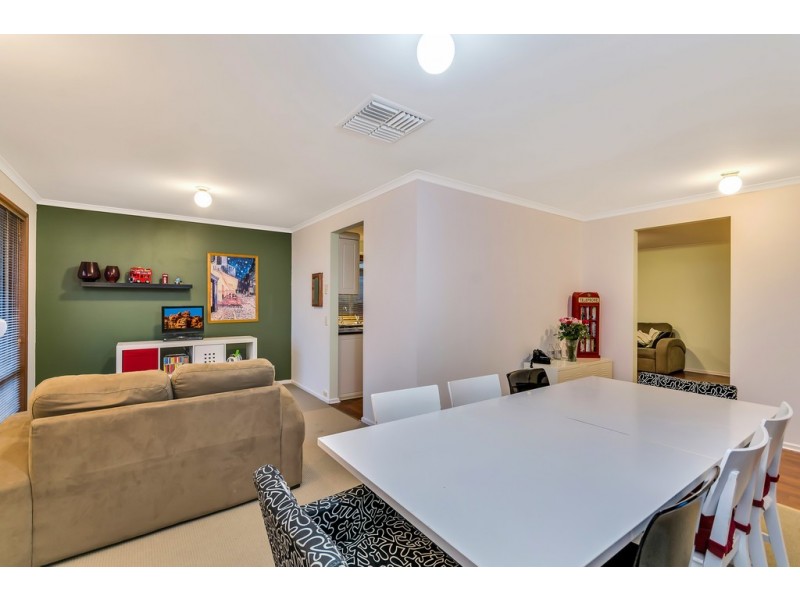 19 Mawson Circuit, Woodcroft SA 5162