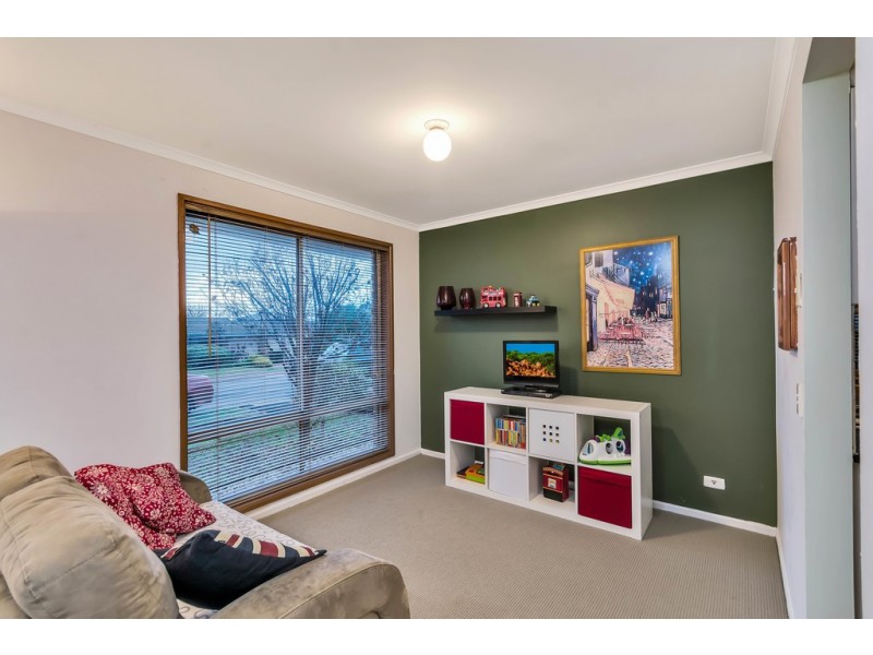 19 Mawson Circuit, Woodcroft SA 5162