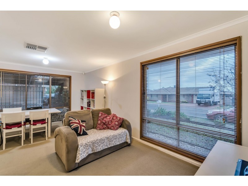 19 Mawson Circuit, Woodcroft SA 5162