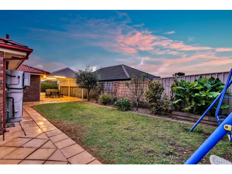 19 Mawson Circuit, Woodcroft SA 5162