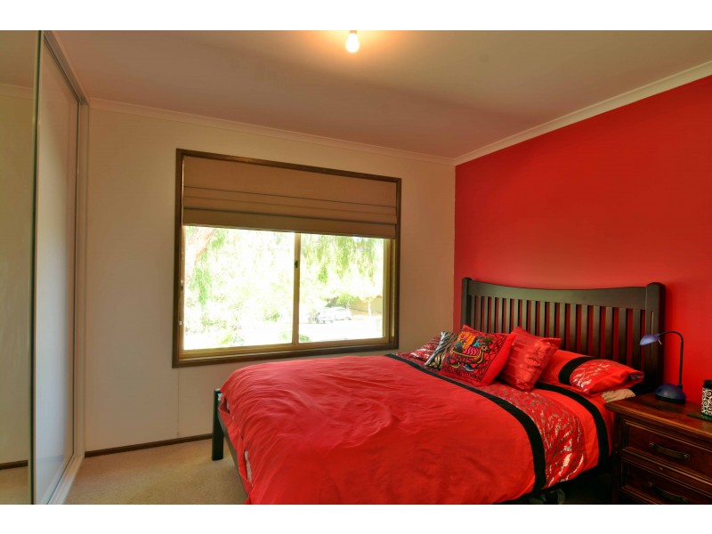 13 Chifley Crescent, Trott Park SA 5158