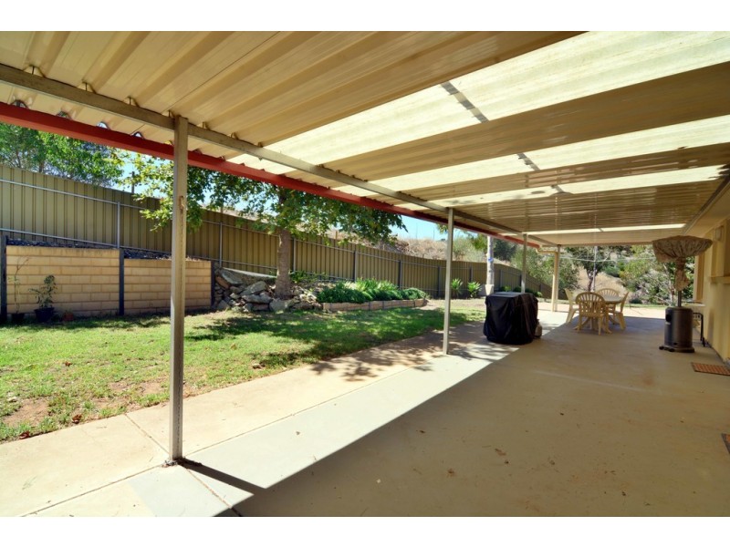 13 Chifley Crescent, Trott Park SA 5158