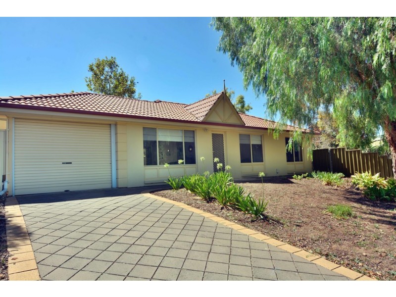 13 Chifley Crescent, Trott Park SA 5158