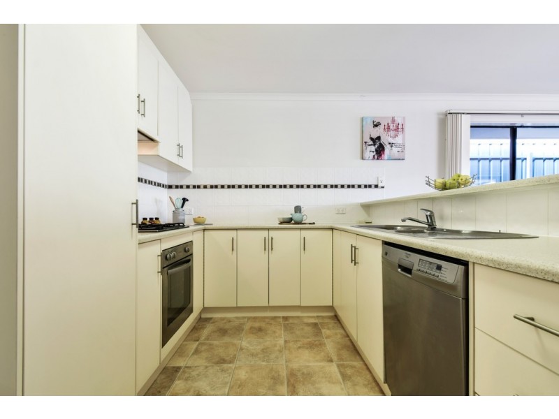 4 Stokes Court, Morphett Vale SA 5162
