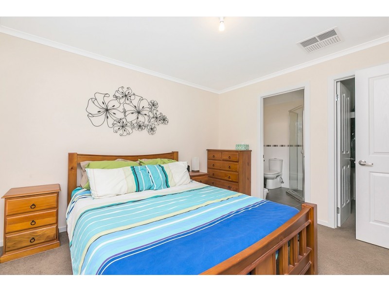 3b Glenloth Drive, Happy Valley SA 5159