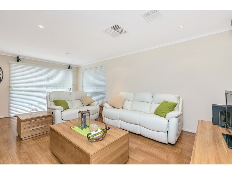 3b Glenloth Drive, Happy Valley SA 5159