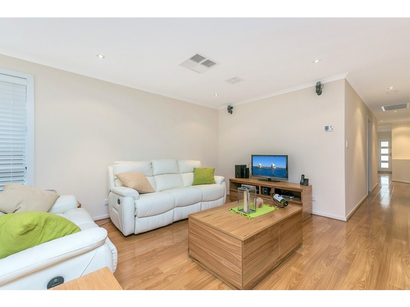 3b Glenloth Drive, Happy Valley SA 5159