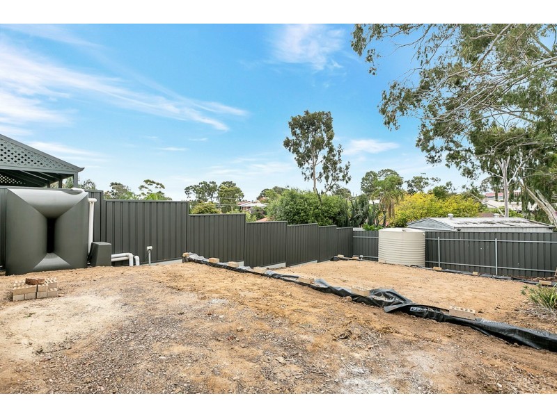 3b Glenloth Drive, Happy Valley SA 5159