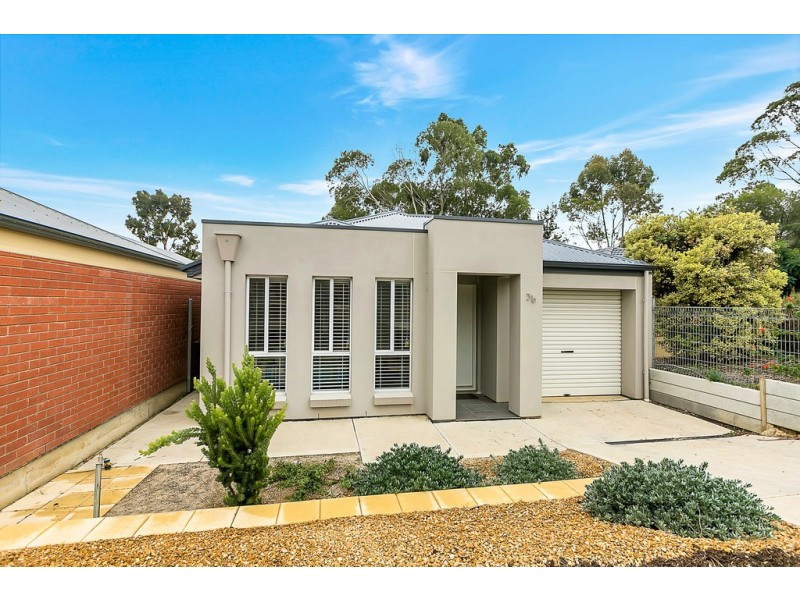 3b Glenloth Drive, Happy Valley SA 5159