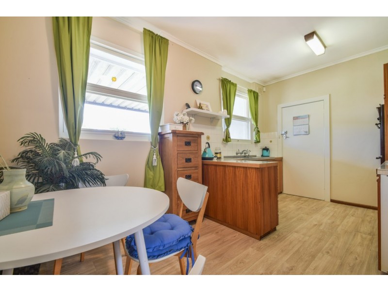 4 Wahratta Avenue, Morphett Vale SA 5162