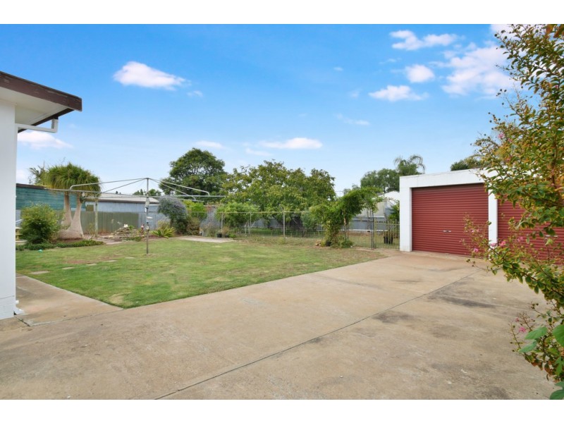 4 Wahratta Avenue, Morphett Vale SA 5162