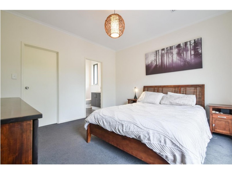 13 Acacia Court, Aberfoyle Park SA 5159