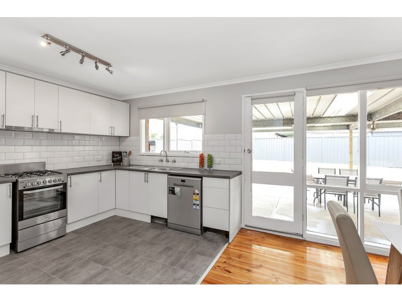 34 Cumberland Crescent, Huntfield Heights SA 5163