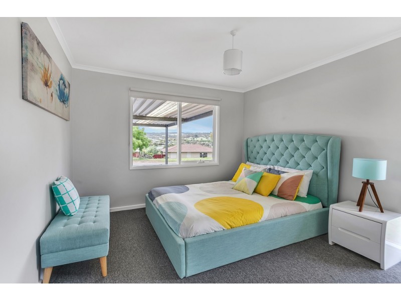 34 Cumberland Crescent, Huntfield Heights SA 5163