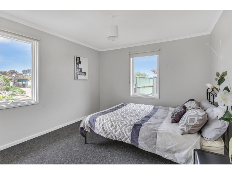 34 Cumberland Crescent, Huntfield Heights SA 5163